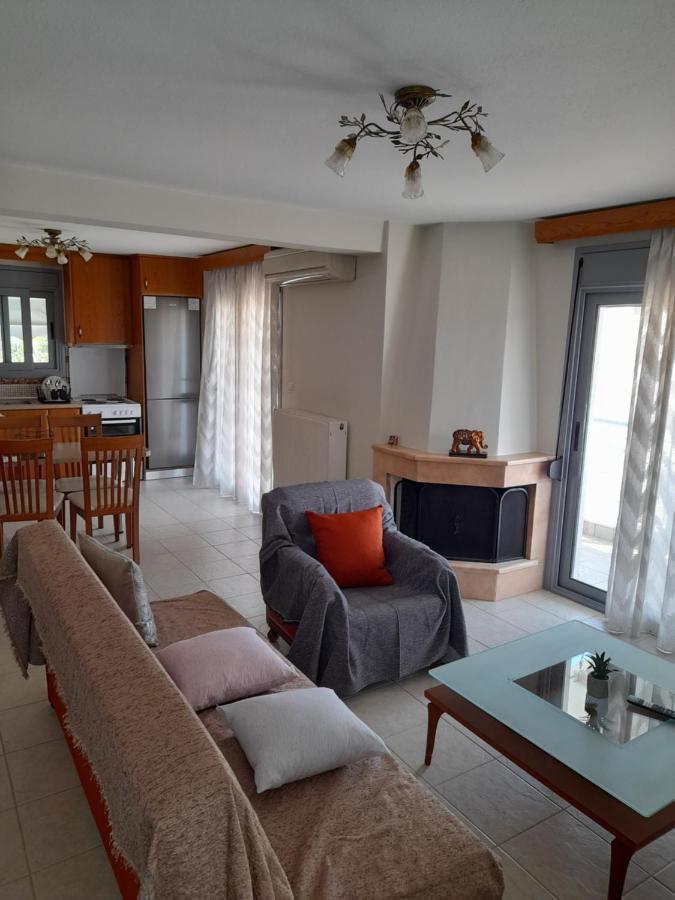 Dominikis Appartment Néa Péramos Eksteriør bilde