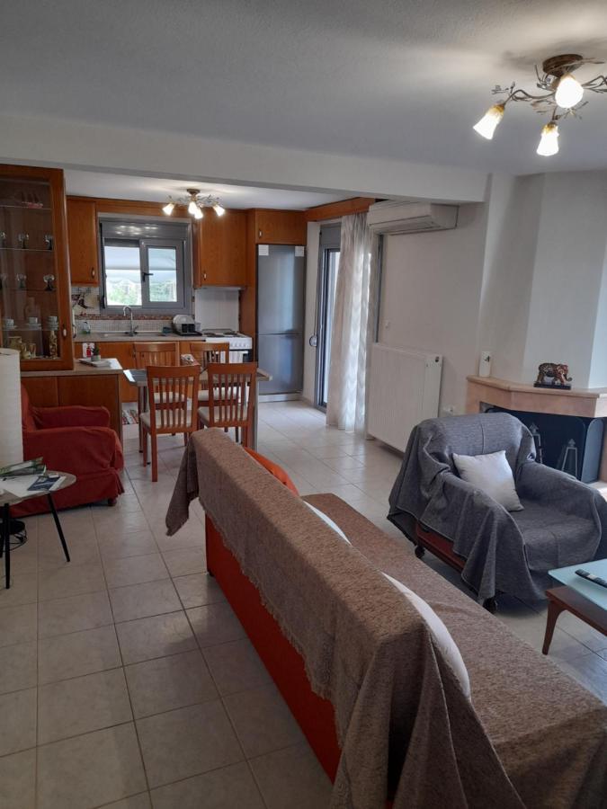 Dominikis Appartment Néa Péramos Eksteriør bilde