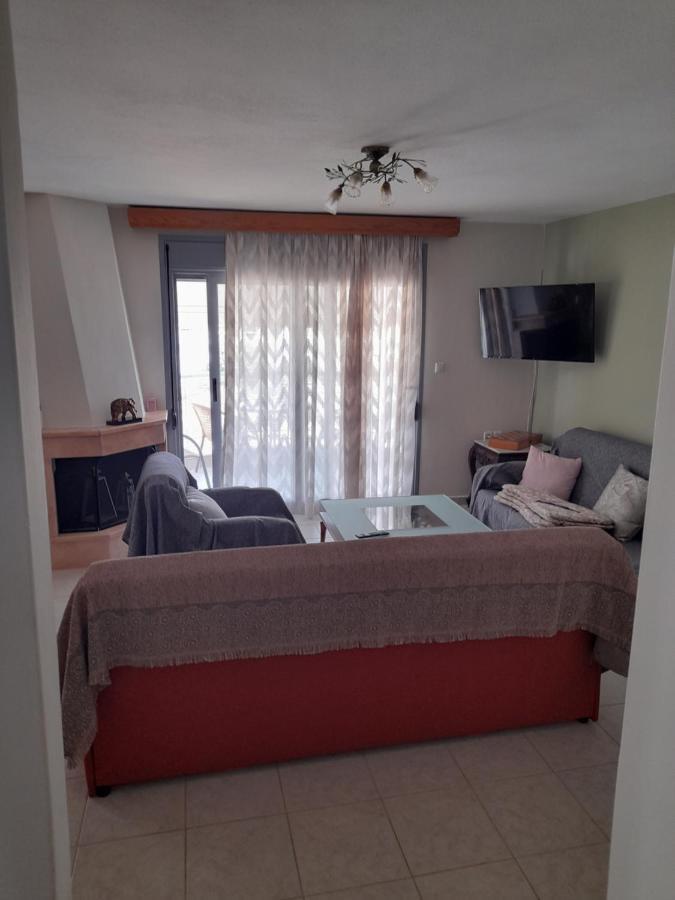 Dominikis Appartment Néa Péramos Eksteriør bilde